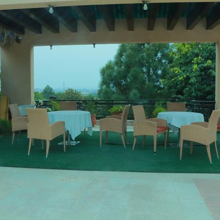 Safari Club 1 Hotel Rawalpindi Buitenkant foto