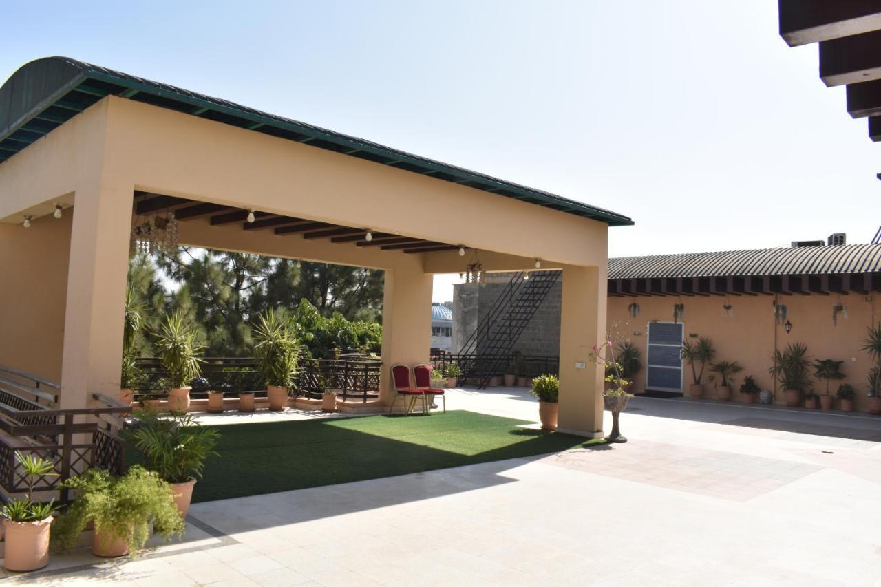 Safari Club 1 Hotel Rawalpindi Buitenkant foto