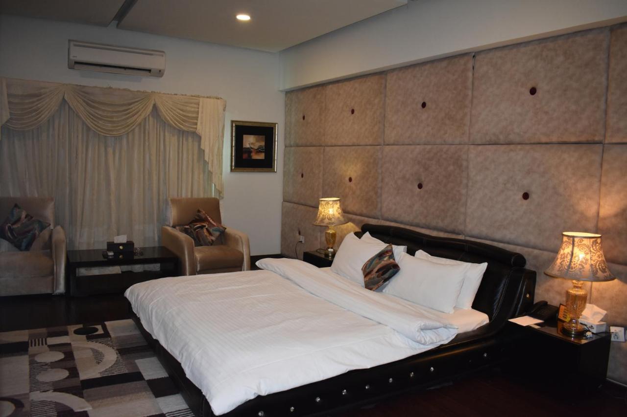 Safari Club 1 Hotel Rawalpindi Buitenkant foto
