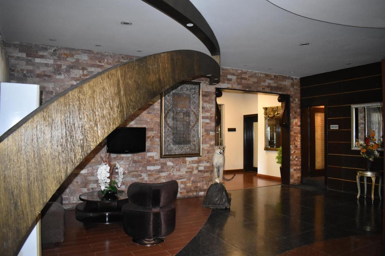 Safari Club 1 Hotel Rawalpindi Buitenkant foto