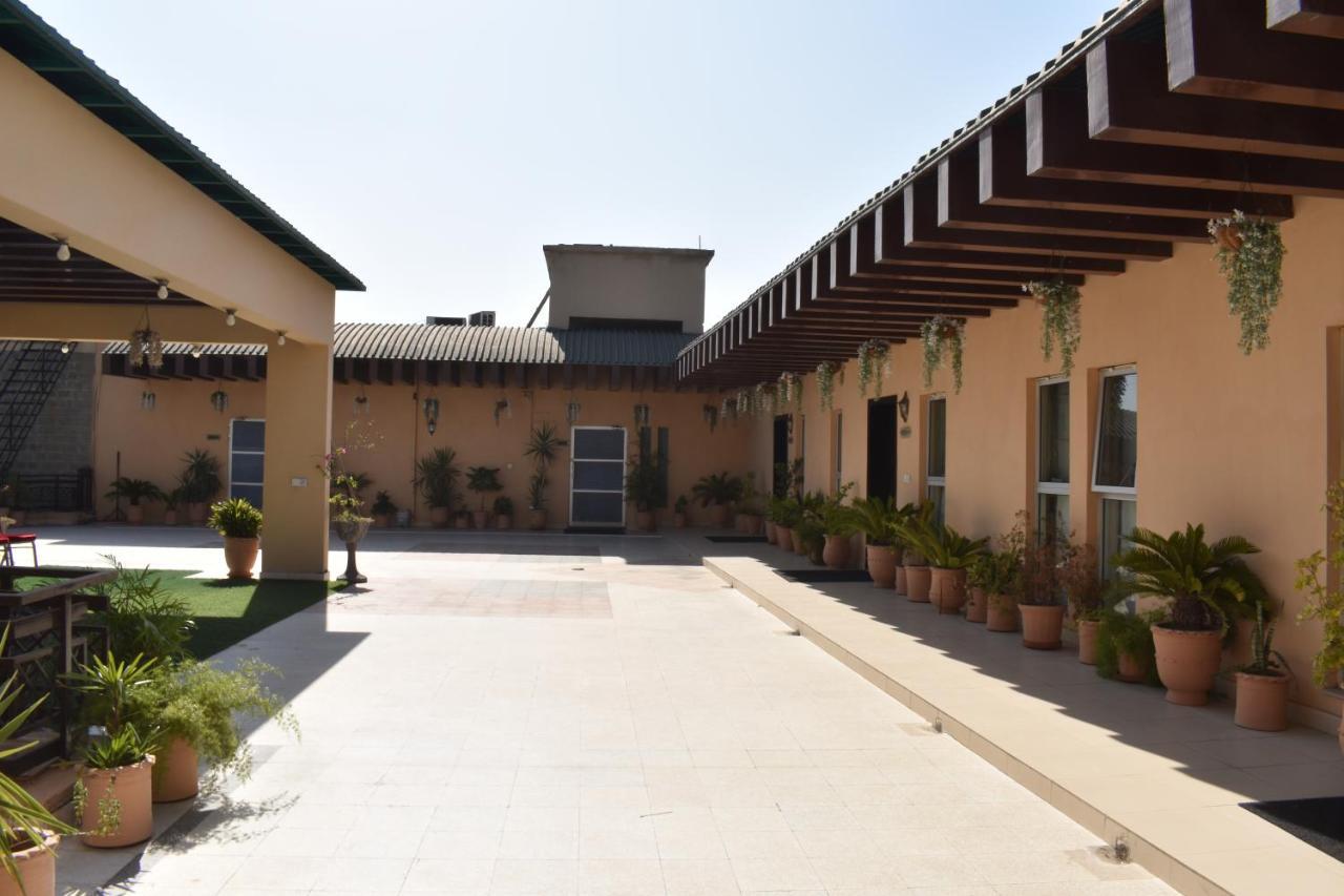 Safari Club 1 Hotel Rawalpindi Buitenkant foto