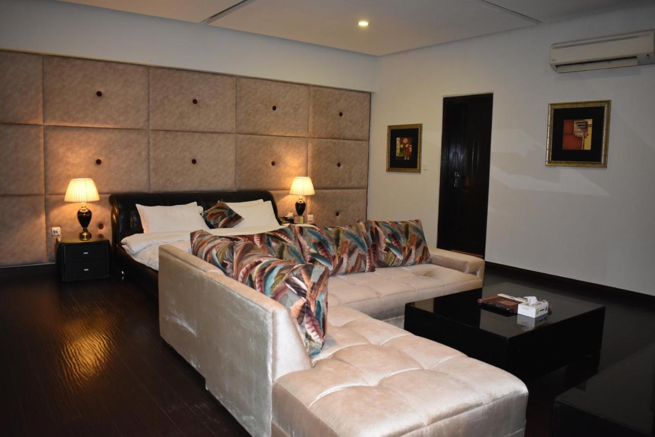 Safari Club 1 Hotel Rawalpindi Buitenkant foto