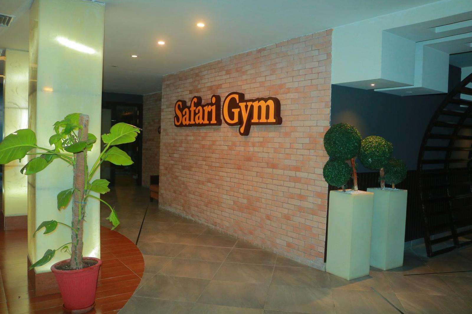 Safari Club 1 Hotel Rawalpindi Buitenkant foto