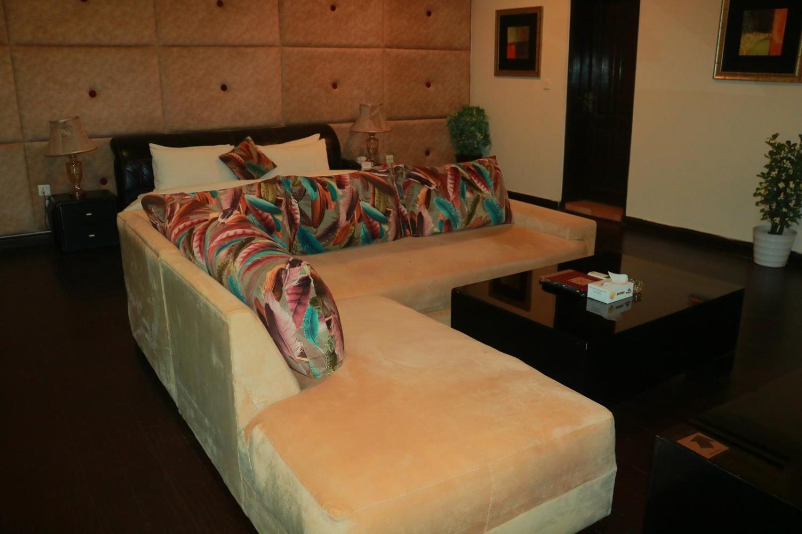 Safari Club 1 Hotel Rawalpindi Buitenkant foto