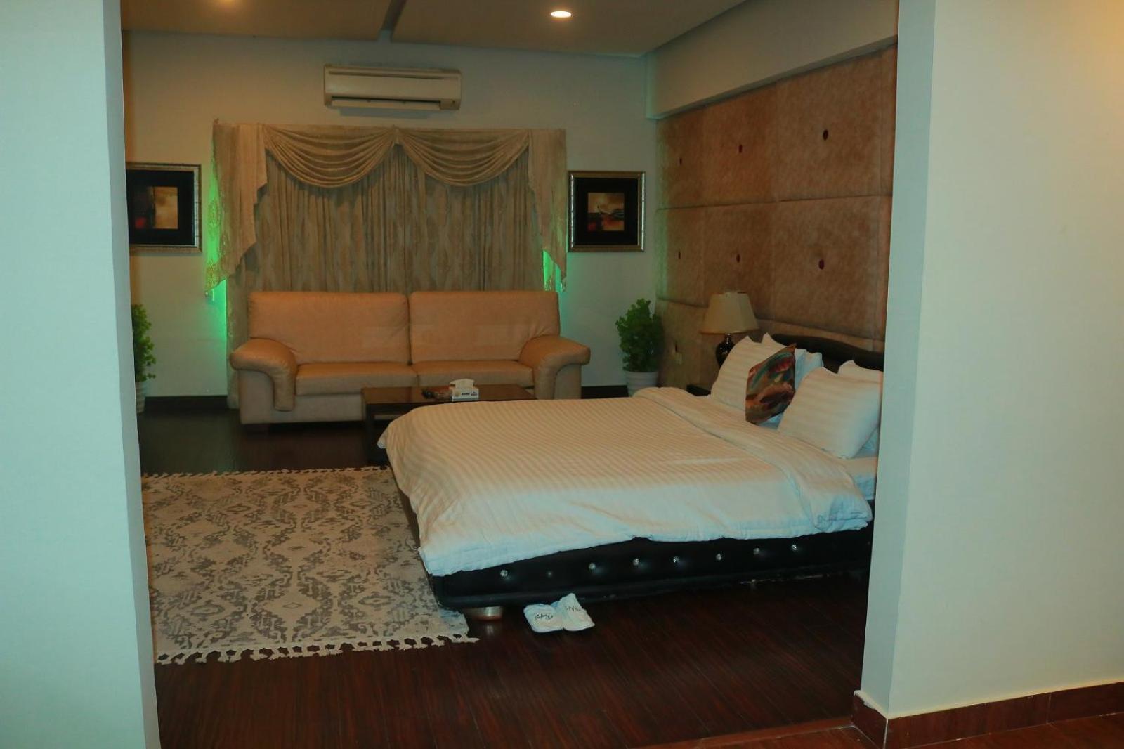 Safari Club 1 Hotel Rawalpindi Buitenkant foto