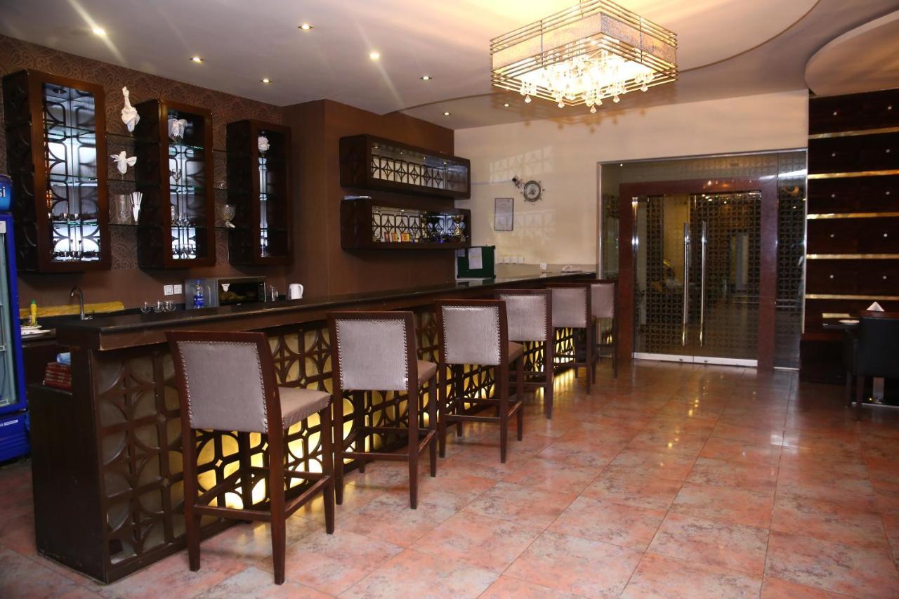 Safari Club 1 Hotel Rawalpindi Buitenkant foto